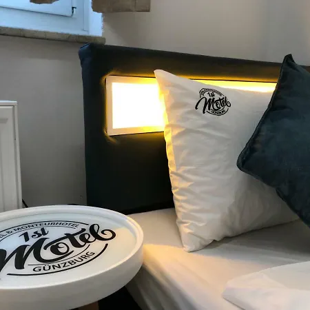 1st / & Monteurhotel גונצבורג
