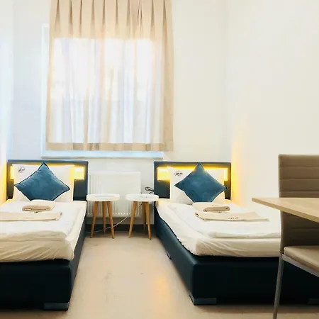 1st / & Monteurhotel * גונצבורג